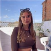 Profesora de catalán, clases edades menores de 15 años